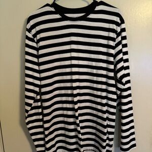 Hot Topic Black and White Striped Long Sleeve Shirt